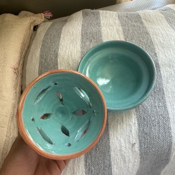 Ceramic handmade decorative tajine - Picture 3 of 3